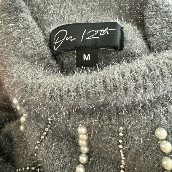 On 12th Cropped top Fuzzy Silver Sweater - Picture 4 of 5